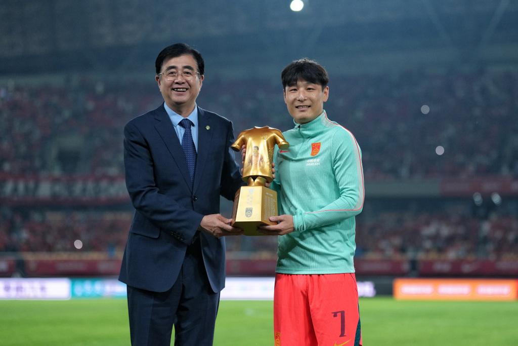 33岁皇马德国中卫在7:1获胜后表态:和穆帅合作,梦想成真
