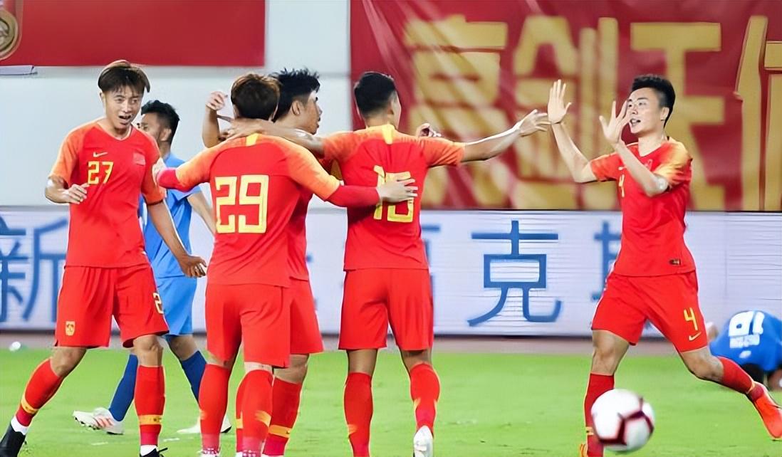 世界杯|梅西C罗的社交媒体数据稳居全球前二,但中国社媒的领跑者竟不是他俩